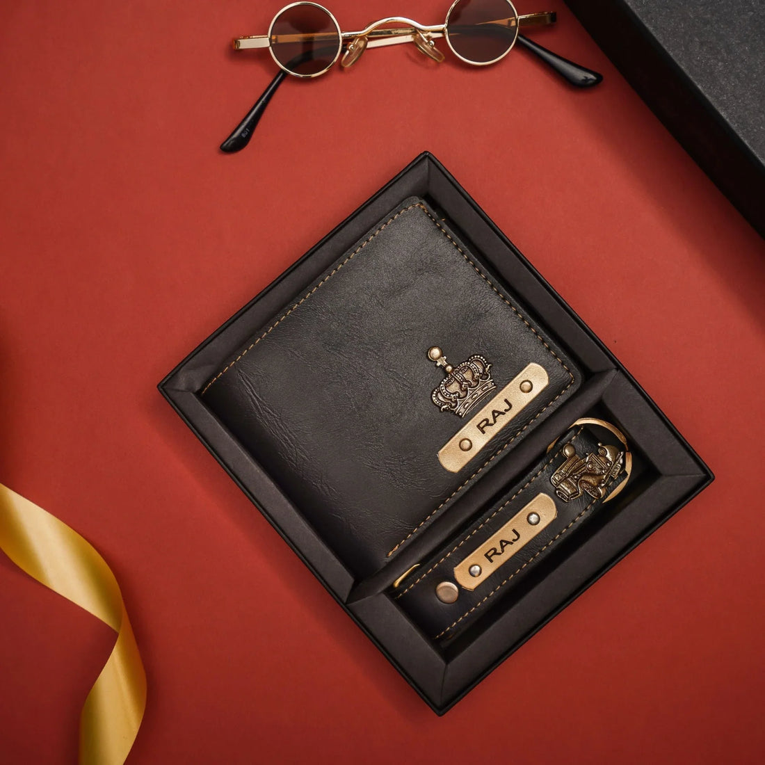 Make a lasting impression with our custom men's combo, designed to suit your personal style. This high-quality leather combo is perfect for anyone looking to elevate their everyday essentials.