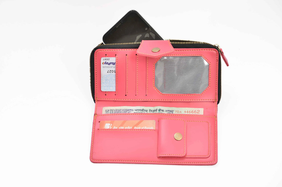 Pune - Carry your essentials in style with this trendy and functional zip around lady wallet, designed for the fashion-conscious women of Pune.